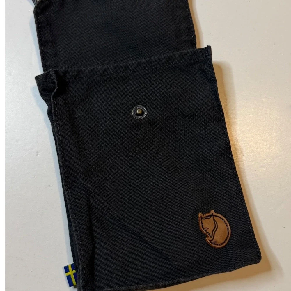 Fjallraven Pocket Crossbody Bag Black G-1000 HeavyDuty Travel Pouch 24221